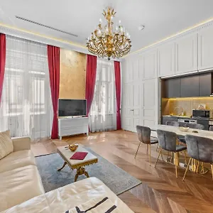 Apartment Count Zrinyi Basilica Luxurious, Budapest