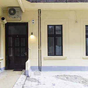 Apartment Authentic Klauzal, Budapest