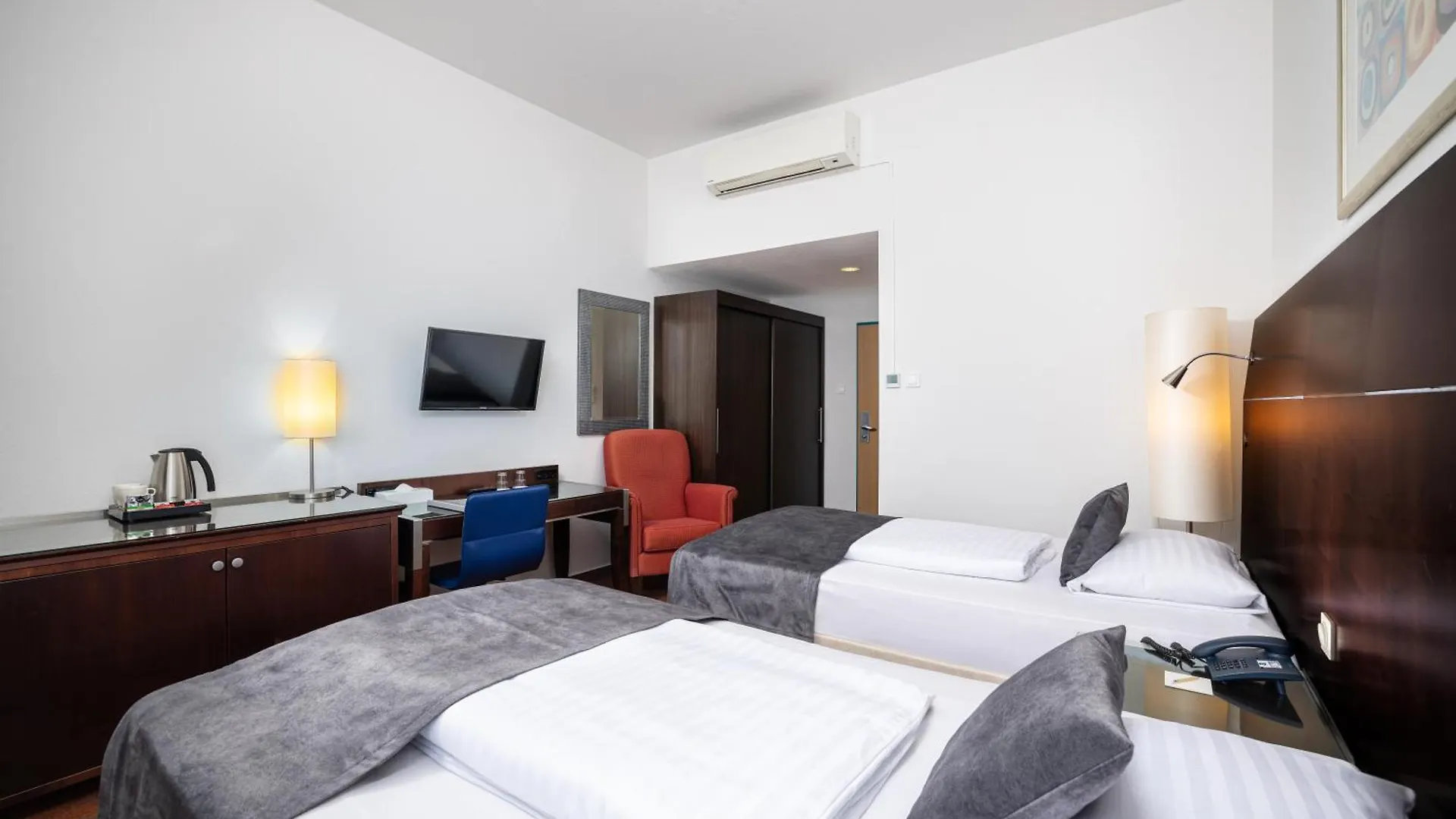 City Hotel Matyas Budapest 3*,  Hungary